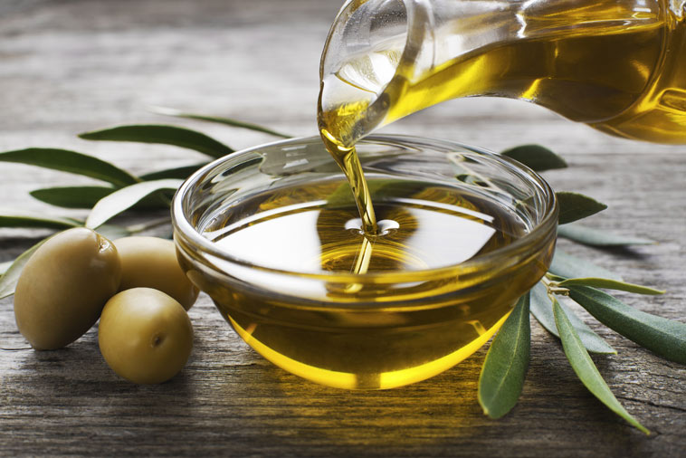 Svatou trojicí řecké kuchyně je citrónová šťáva, extra panenský olivový olej a horské oregano rigani.
