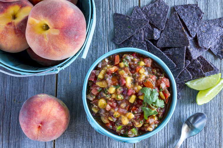 Salsa - většinou se vyrábí z rajčat, paprik, chilli papriček, kukuřice, cibule apod. a měla by být lehce až velmi pikantní.